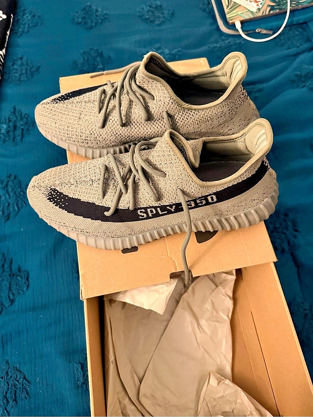 adidas Yeezy Boost 350 V2 Sneakers Gray US 11.5 Like New
